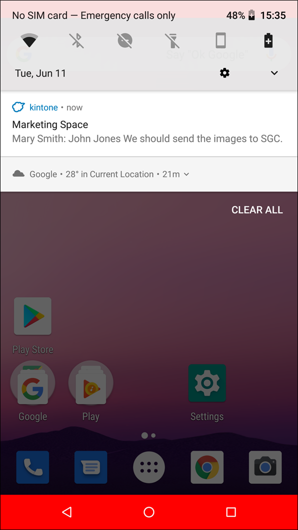 Captura de pantalla: Se muestra una notificación kintone en un dispositivo móvil
