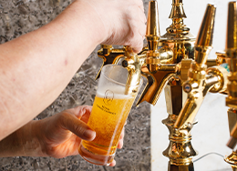 [60 minutes of all-you-can-drink alcohol included] As much Sapporo draft beer as you like! A Japanese, Western and Chinese buffet with a spectacular live kitchen